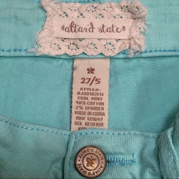 ALTAR’D STATE COLOR DISTRESSED DENIM CROCHET TRIM - Picture 3 of 3
